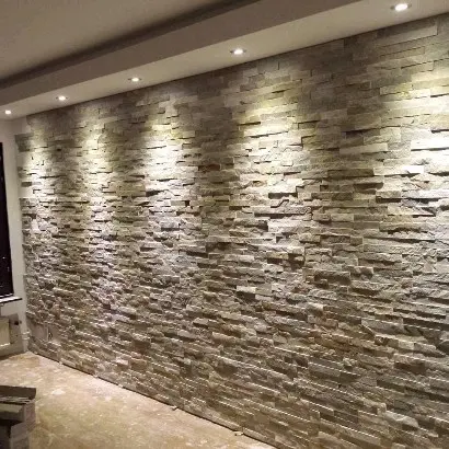 Totalrenovering i Borås - dekorativ stenvägg med belysning